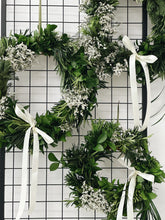Load image into Gallery viewer, Omakase Christmas Wreath
